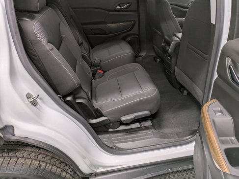 Used 2022 GMC Acadia SLE w/ Driver Convenience Package image 25