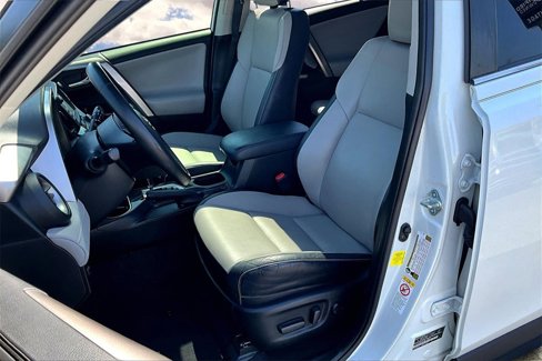 Used 2018 Toyota RAV4 Limited image 21