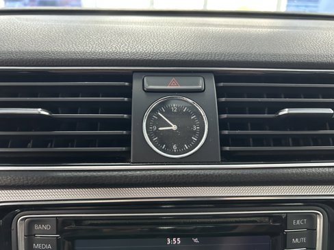 Used 2016 Volkswagen Passat 1.8T SE image 12