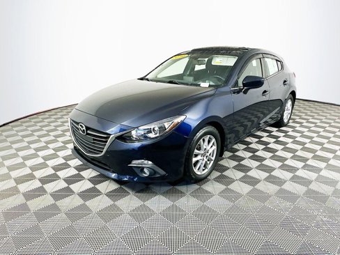 Used 2016 MAZDA MAZDA3 i Touring w/ Popular Equipment Package image 5