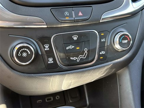 Used 2023 Chevrolet Equinox LT image 29