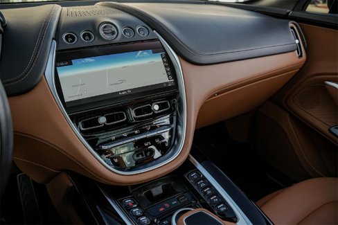 Used 2023 Aston Martin DBX image 27