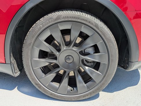 Used 2021 Tesla Model Y Long Range image 25