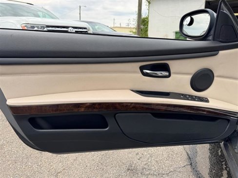 Used 2012 BMW 328i Convertible image 24