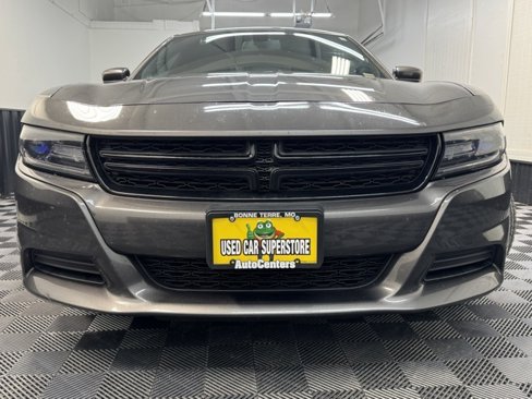 Used 2016 Dodge Charger SE image 2