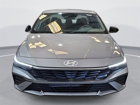 New 2025 Hyundai Elantra Sport image 2