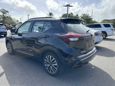 Used 2024 Nissan Kicks SR image 7