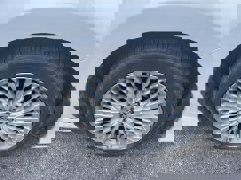 Used 2019 Toyota Camry XLE image 15