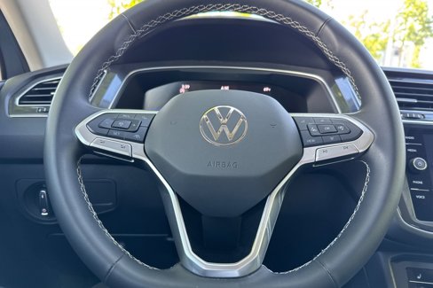 Used 2024 Volkswagen Tiguan SE image 27