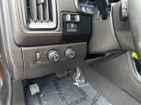 Used 2022 GMC Canyon AT4 w/ Driver Alert Package image 34