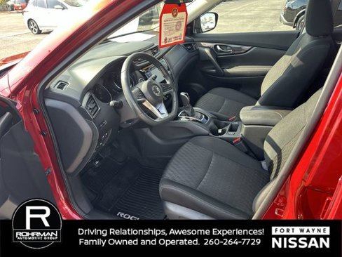 Used 2018 Nissan Rogue SV w/ Premium Package image 9