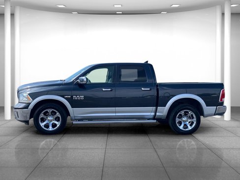 Used 2016 RAM 1500 Laramie w/ Convenience Group image 4
