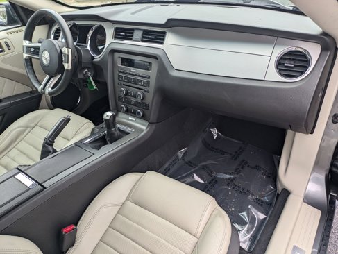 Used 2010 Ford Mustang GT image 19