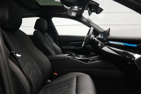Used 2024 BMW 530i xDrive w/ Premium Package image 28