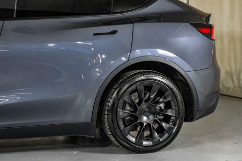 Used 2020 Tesla Model Y Long Range image 13