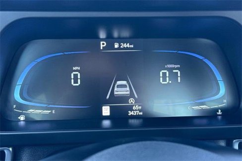 Certified 2024 Hyundai Elantra SE image 23