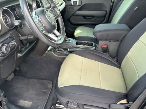 Used 2022 Jeep Wrangler Unlimited Sahara image 12