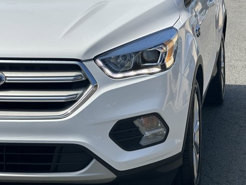 Used 2019 Ford Escape SEL image 40