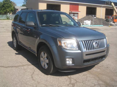 Used 2010 Mercury Mariner 4WD image 3