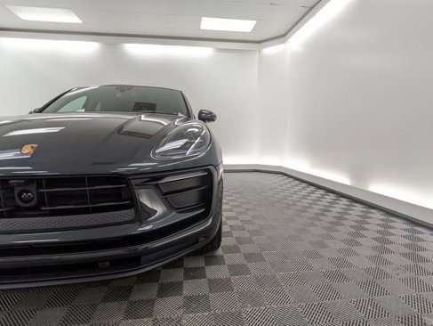 New 2026 Porsche Macan image 13
