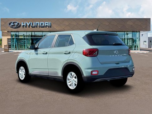 New 2025 Hyundai Venue SE image 5