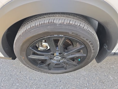 Used 2024 Nissan Kicks SR w/ SR Premium Package image 11