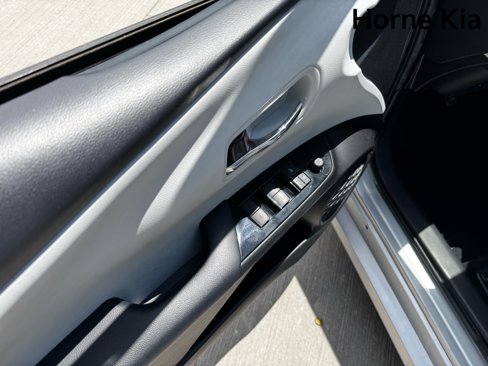 Used 2020 Toyota Prius Prime Limited image 11
