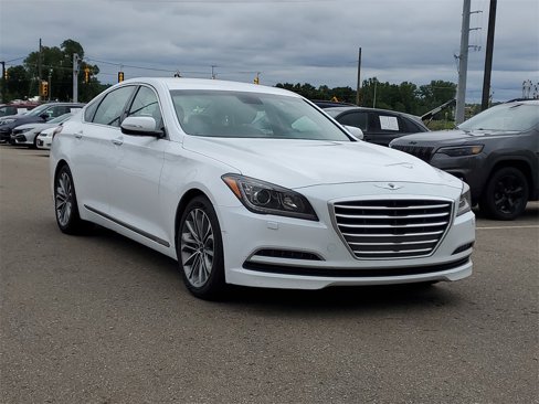Used 2015 Hyundai Genesis 3.8 image 4