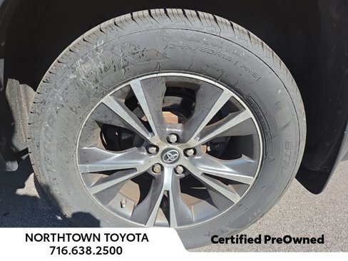 Used 2016 Toyota Highlander XLE image 12