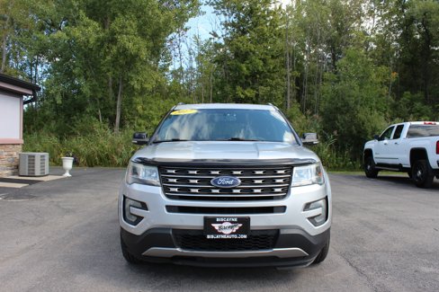 Used 2017 Ford Explorer XLT w/ Equipment Group 202A image 14