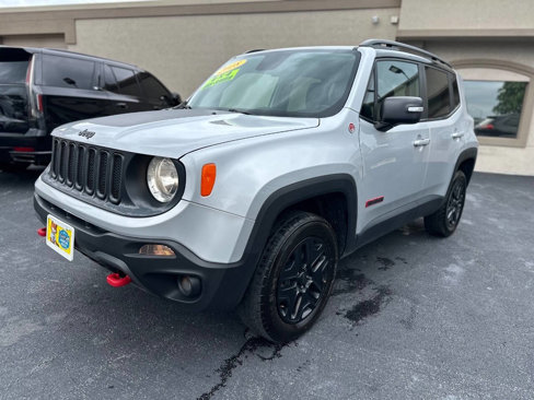 Used 2018 Jeep Renegade Trailhawk w/ UConnect 8.4 Nav Group image 7
