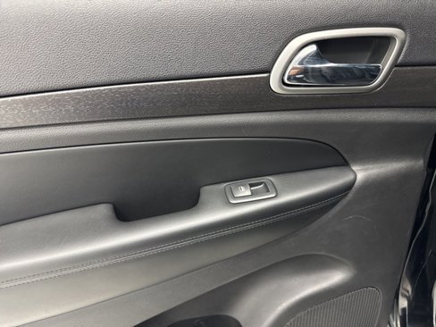Used 2017 Jeep Grand Cherokee Altitude image 24
