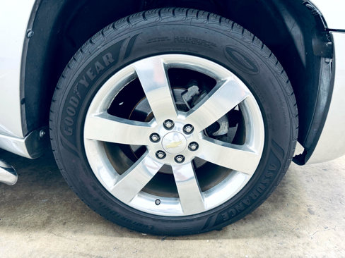 Used 2008 Chevrolet TrailBlazer SS w/ Sun And Sound Package image 11