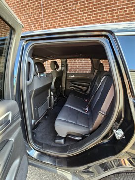 Used 2021 Jeep Grand Cherokee Laredo w/ Security & Convenience Group image 9