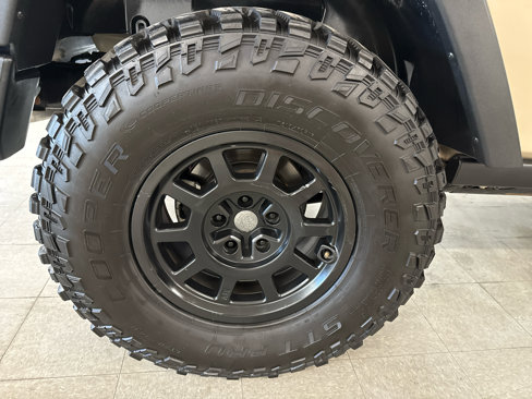 Used 2016 Jeep Wrangler Rubicon w/ Power Convenience Group image 54