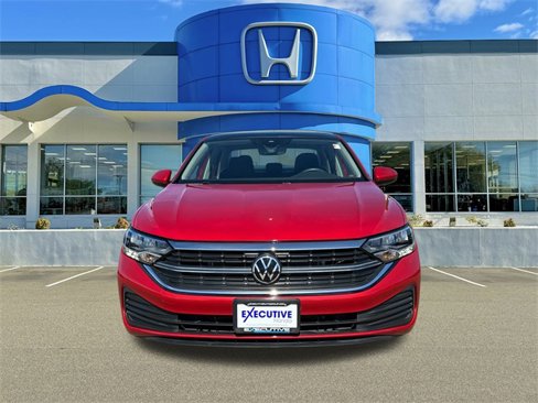 Used 2023 Volkswagen Jetta SE image 6