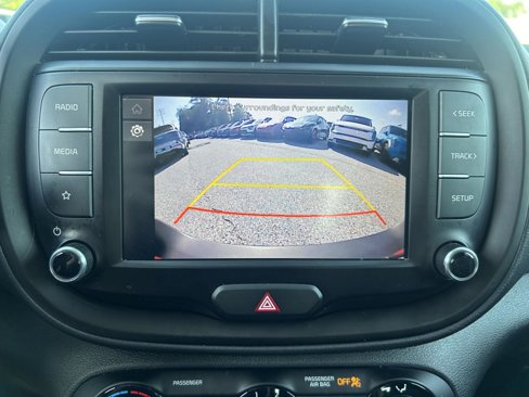 Used 2022 Kia Soul LX image 15