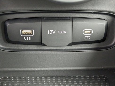 New 2025 Hyundai Venue SEL image 23