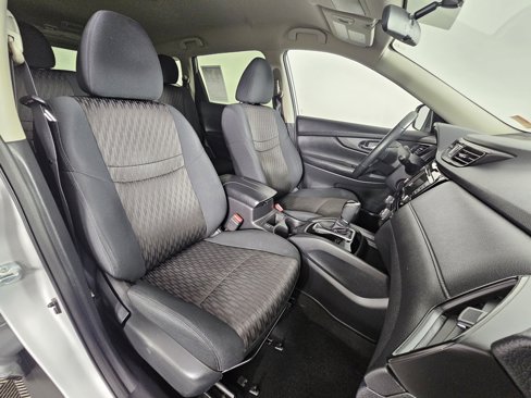 Used 2018 Nissan Rogue SV image 13