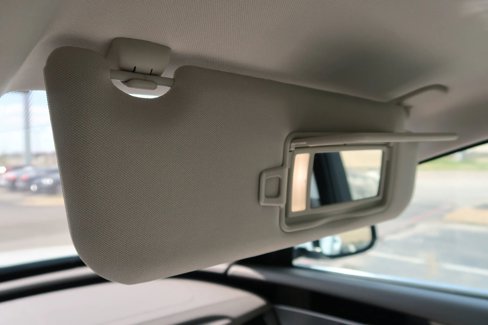 Used 2017 Jaguar XF Prestige image 40