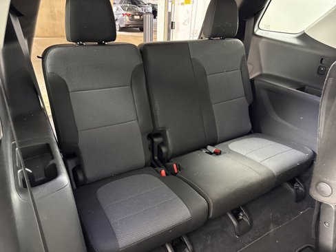 Used 2021 Chevrolet Traverse LT image 13