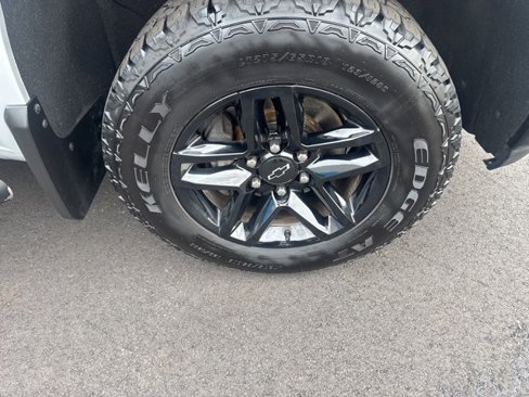 Used 2019 Chevrolet Silverado 1500 LT Trail Boss w/ Convenience Package image 32