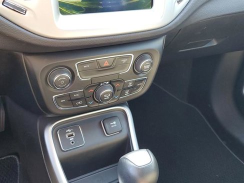 Used 2021 Jeep Compass Latitude image 65