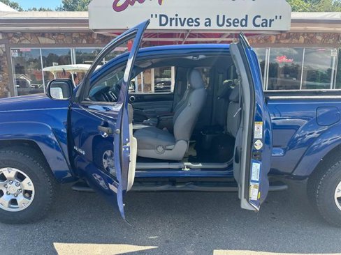 Used 2015 Toyota Tacoma 4x4 Access Cab V6 image 5