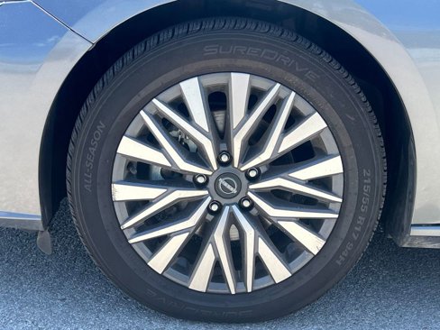 Used 2023 Nissan Altima 2.5 SV image 9