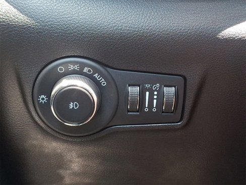 Used 2022 Jeep Compass Trailhawk image 25