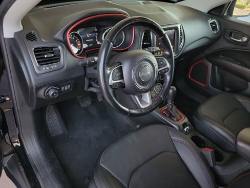 Used 2021 Jeep Compass Trailhawk image 3