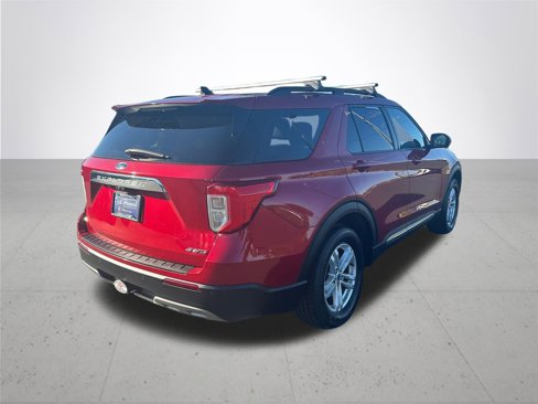 Used 2022 Ford Explorer XLT w/ Equipment Group 202A image 7