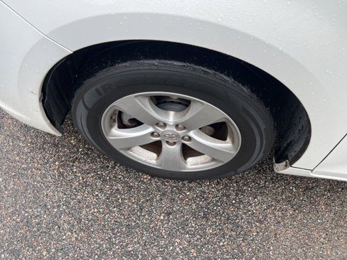 Used 2014 Toyota Sienna LE image 27