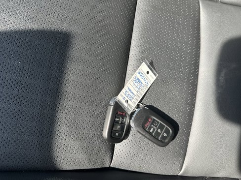 Used 2023 Honda Civic Touring image 9